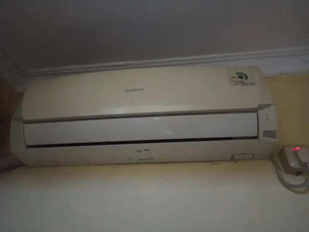 AC Sharp 0.5PK Dijual cepat