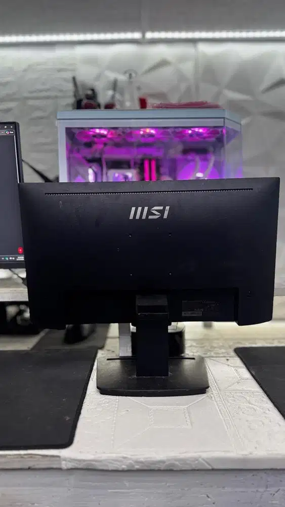 Monitor MSI 22 inch FHD IPS 100HZ Bazelless Mulus Like New Lengkap