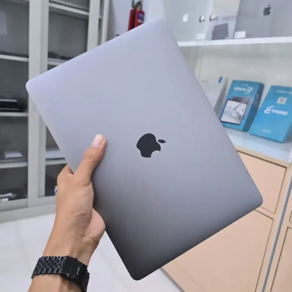 Macbook pro 2019 16/256