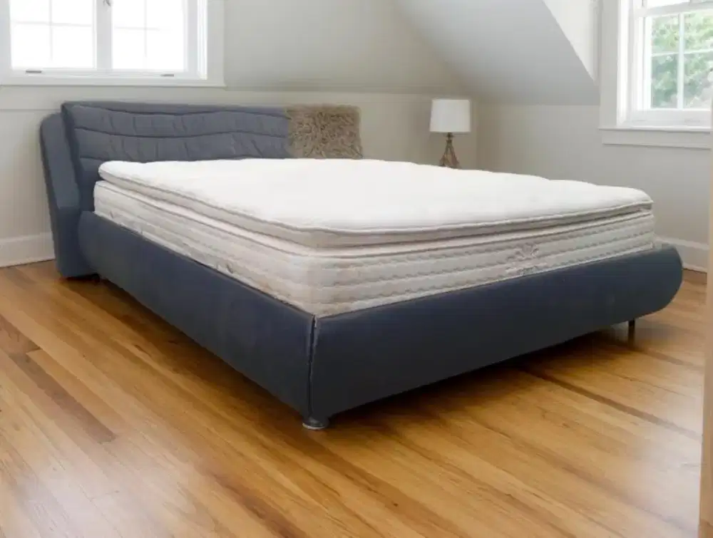 Jual cepat Kingkoil Lenhart set bedframe mewah uk 180