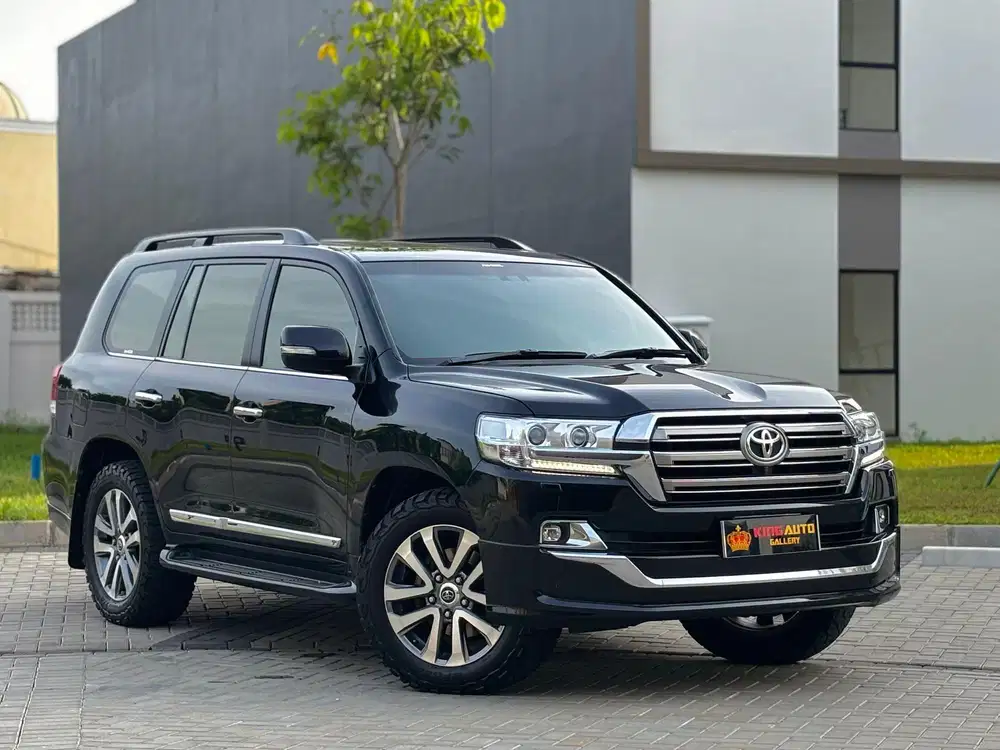 Toyota Land Cruiser VXR200 2019 Istimewa Odo 26rb
