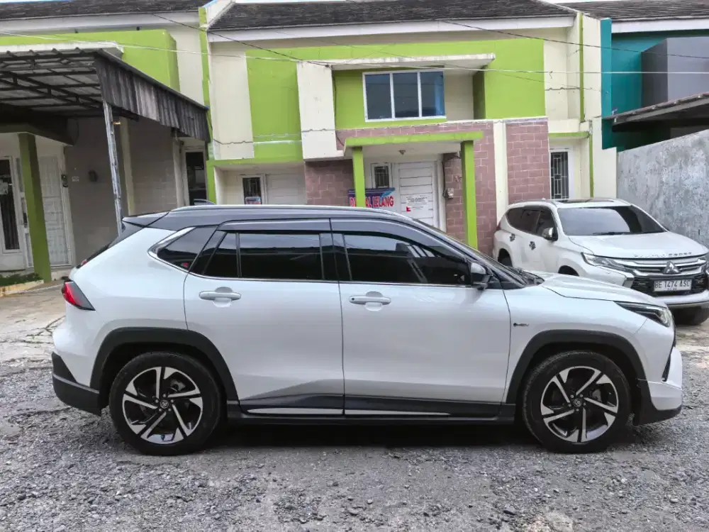 Yaris Cross Hybrid TSS Two tone 2024 pemakaian