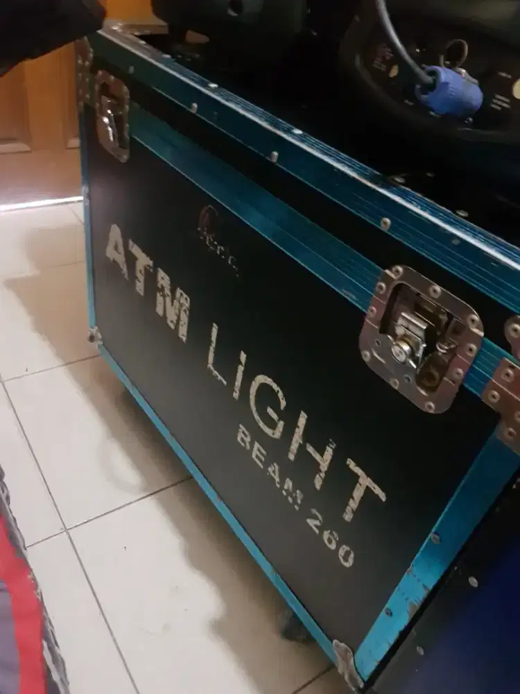 Lighting Muving beam atm 260 + hardcase
Mulus normal