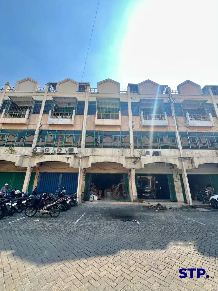 Jual cepat, Ruko 3 lantai di Pengampon Square