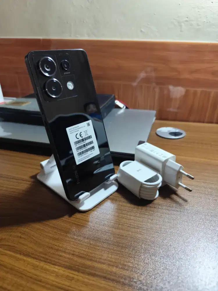 Redmi Note 13 pro 5G Ram 8/256 Hp dan charger No minus