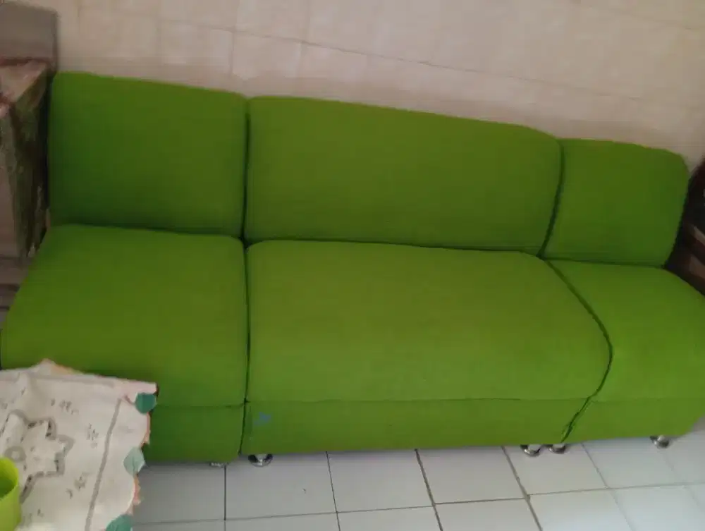 Menerima Jasa Servis Berbagai macam jenis Sofa & Kursi Makan