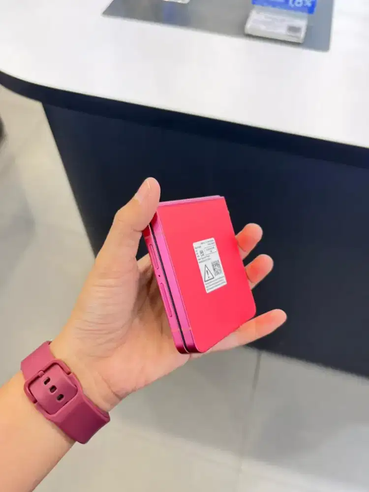 Samsung Z Flip 7 ready stok di Erafone Mayang