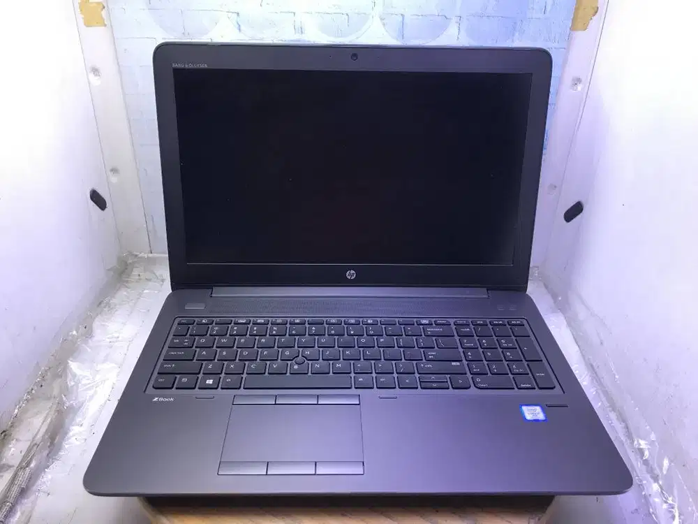 HP ZBOOK 15 G4 I7 7820HQ 32GB RAM 512GB SSD QUADRO M1200 FHD BACKLIT M