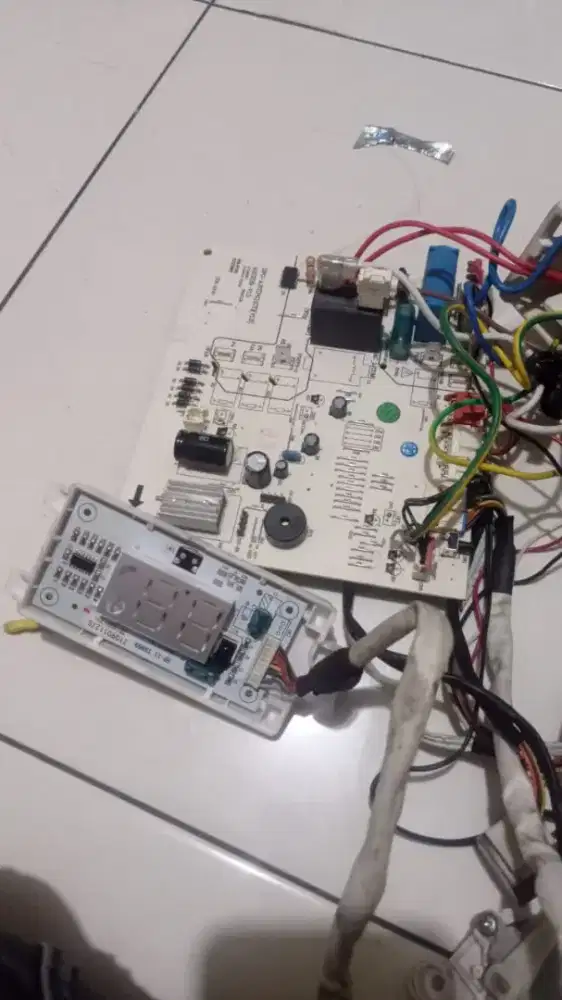 SERVIS AC TIDAK DINGIN