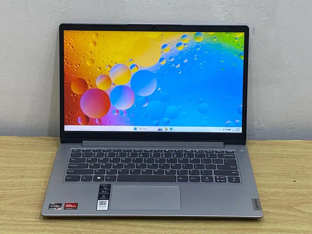 Laptop LENOVO Ideapad Slim 1 AMD Ryzen 3 7320U