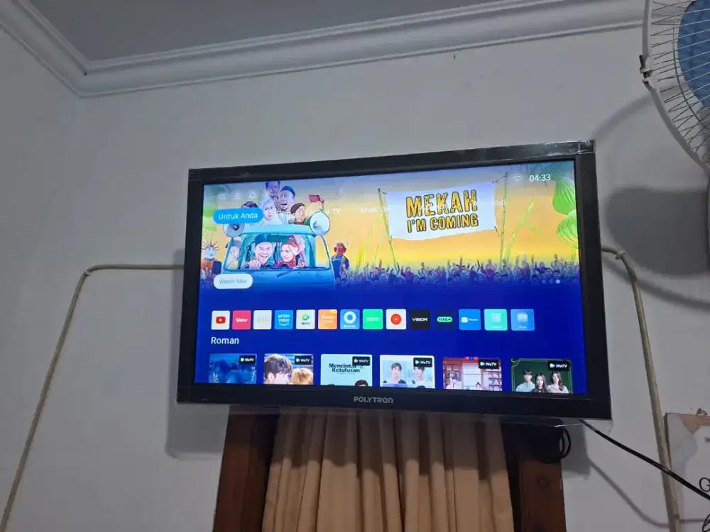 Smart tv Polytron 24inch baru sebulanan pakai