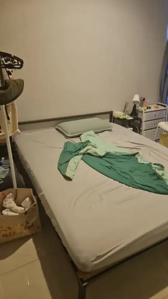 Dijual kasur +dipan besi