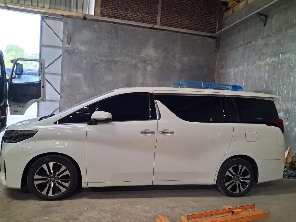 Toyota alphard 2022