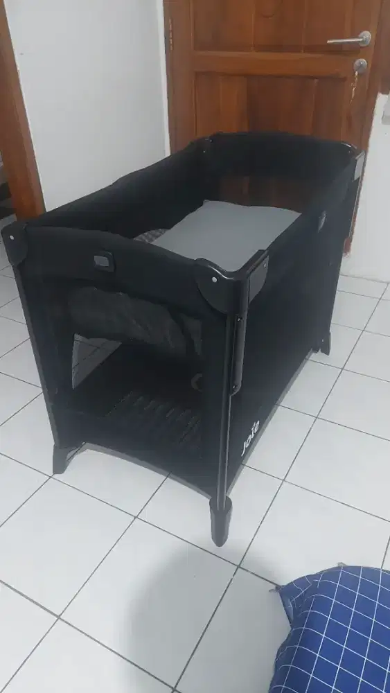 Box Tempat Tidur Bayi