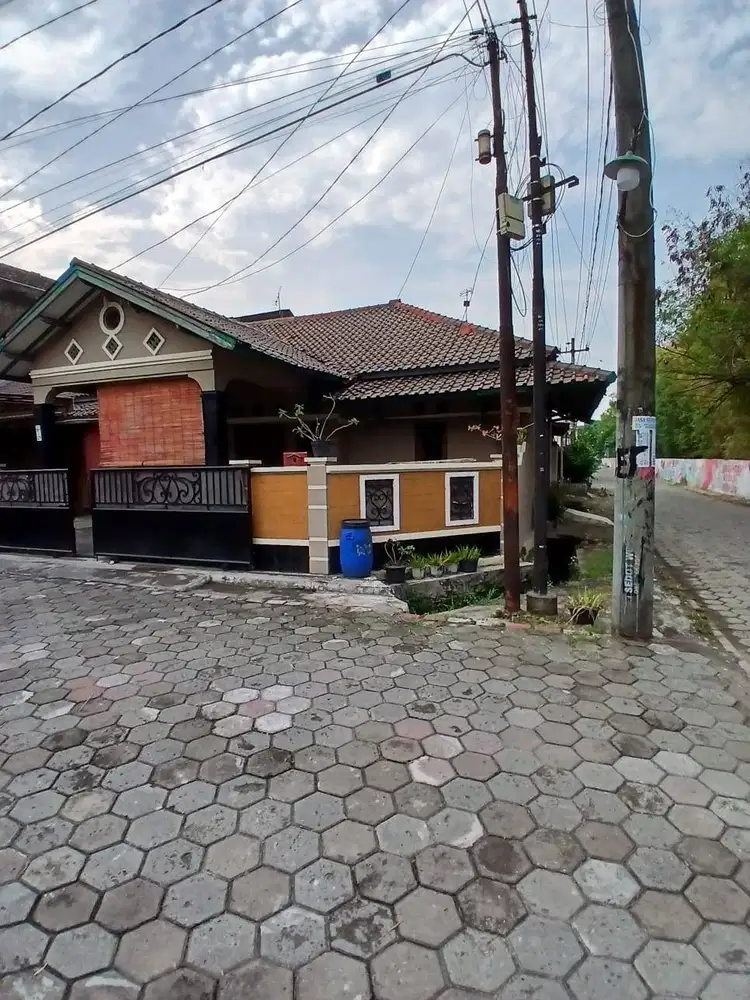 Dijual Cepat! Rumah Nyaman Lokasi Strategis – Nego Pemilik