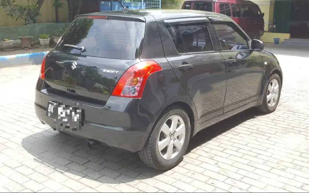SWIFT ST 2010 Matic warna hitam metallic