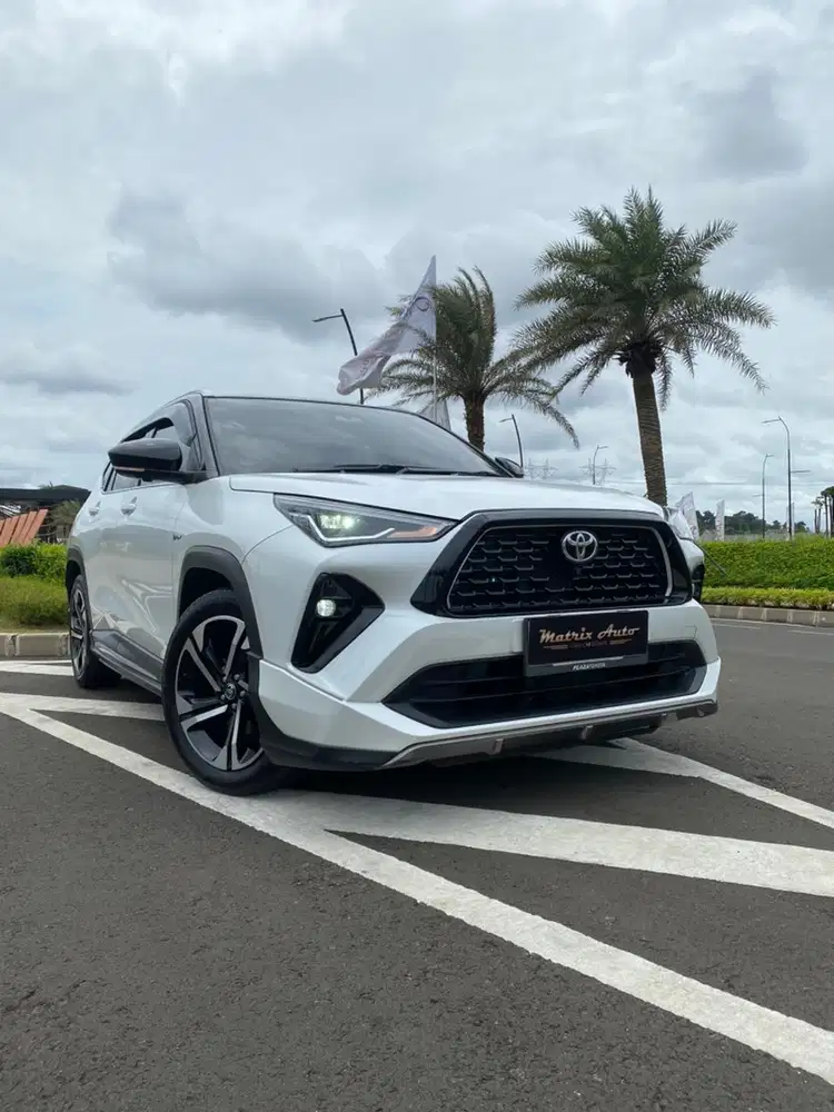 TOYOTA YARIS CROSS 1.5 S GR HYBRID HV CCT TSS 2 TONE PANORAMIC 2023