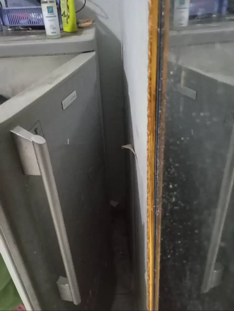 Dijual murah kulkas 1 pintu elektrolux