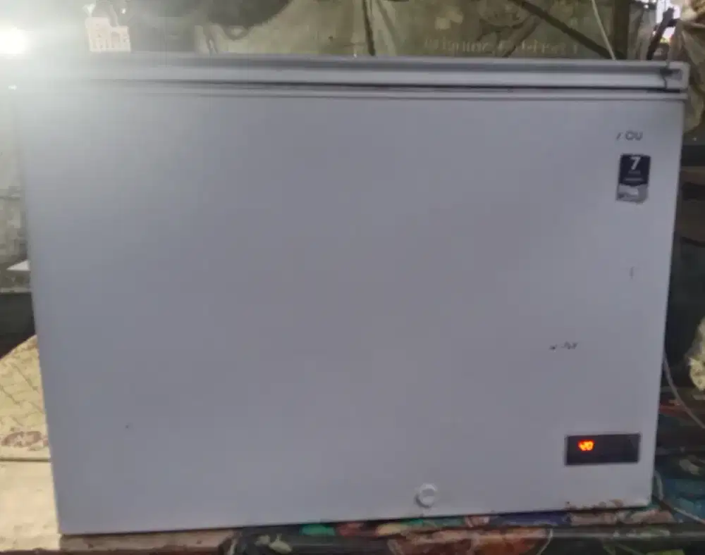 Freezer box second 300L merk AQUA, normal, model terbaru