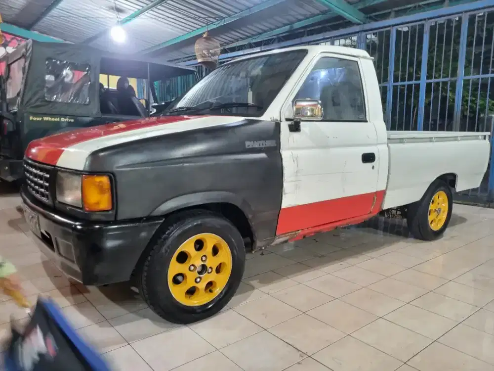Isuzu Panther Pick Up 2000 putih murah
