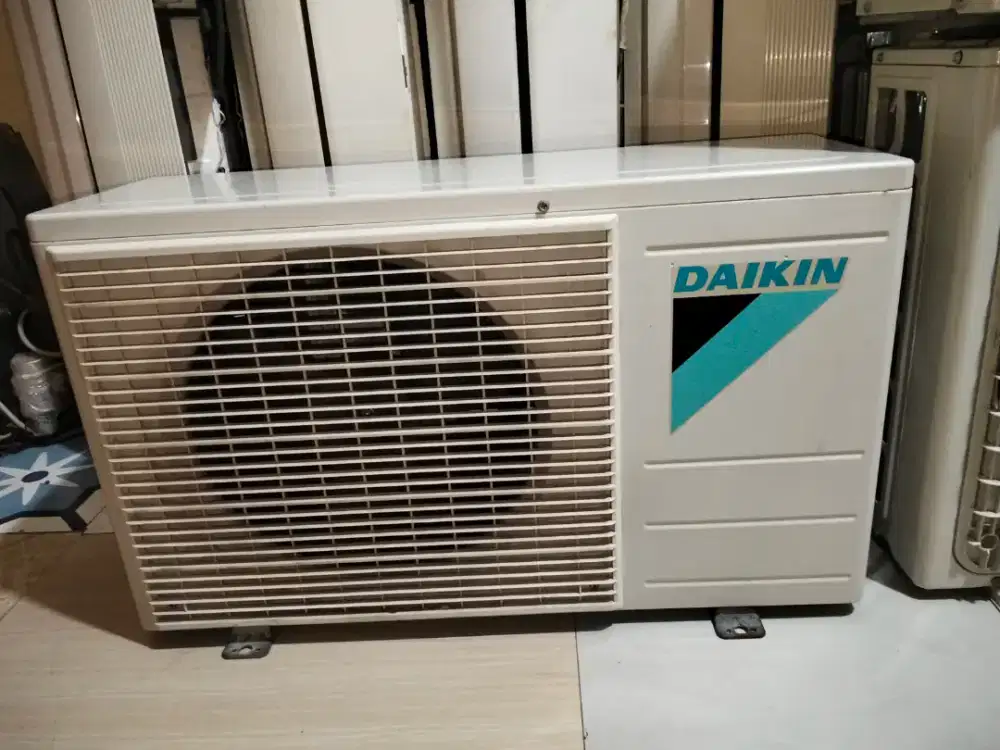 Outdor Ac 1pk Daikin thailand R22