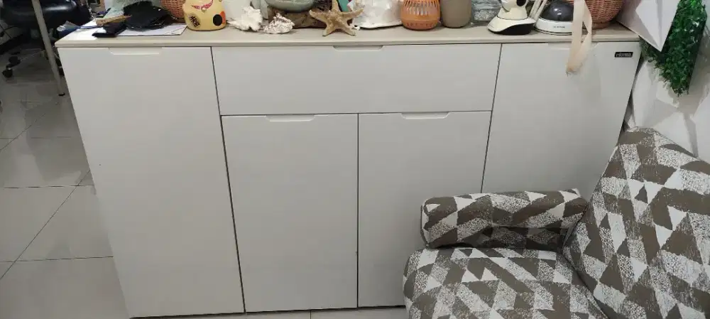 Lemari Sepatu Informa