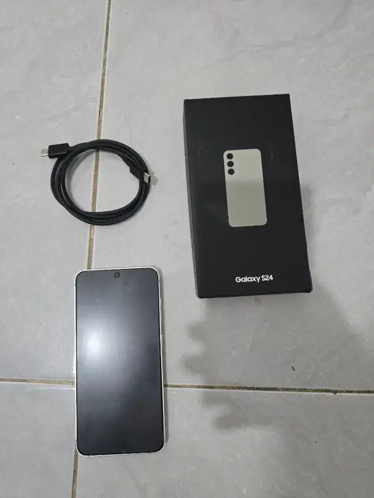 Samsung s24 8 / 256gb