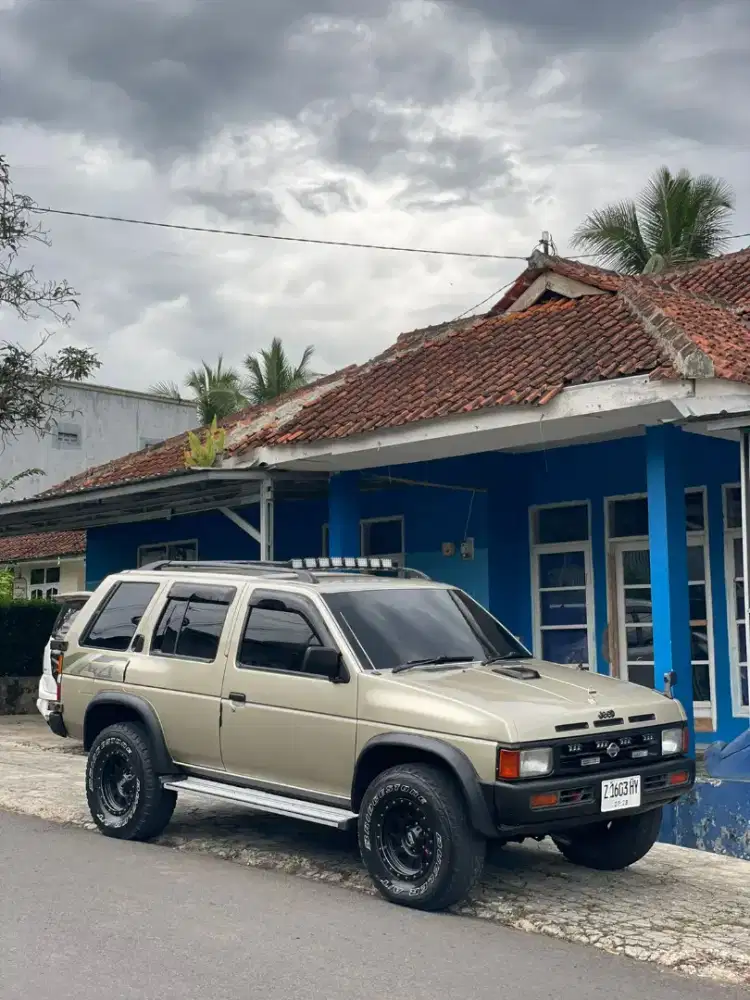 Nissan Terrano sgx 1996 MT