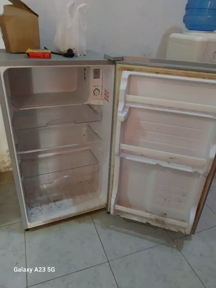 Kulkas sharp 1 pintu