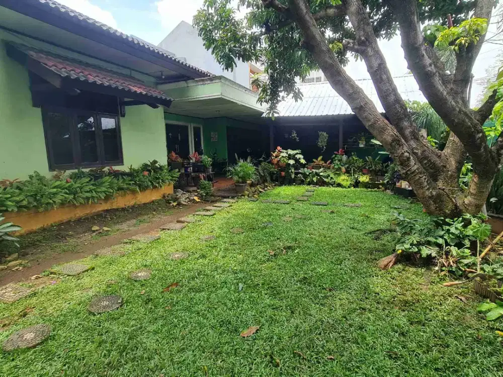 Rumah Jatiwaringin Taman Tanah Luas