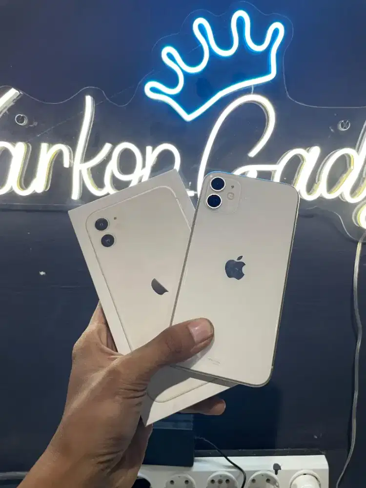 For sale iPhone 11 64gb iBox