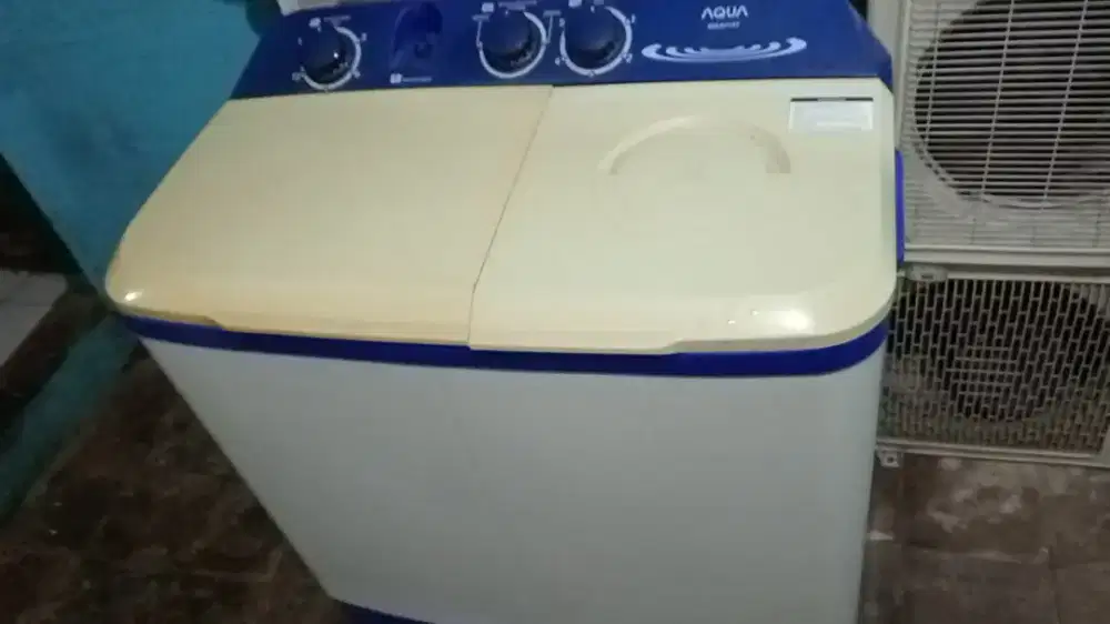 Mesin cuci Aqua 8kilo