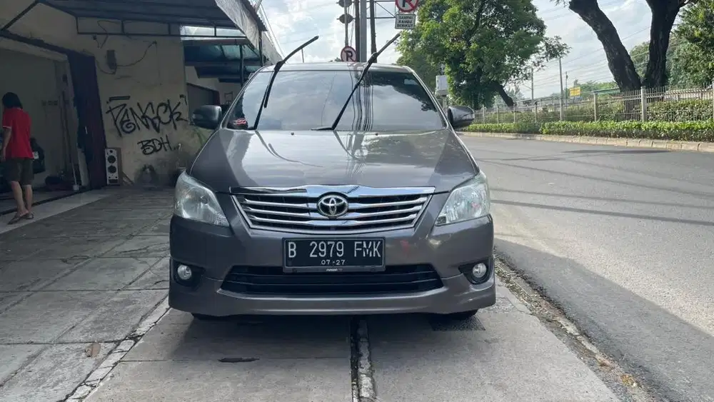 INNOVA G LUX AT 2012 Dp 8 Jt