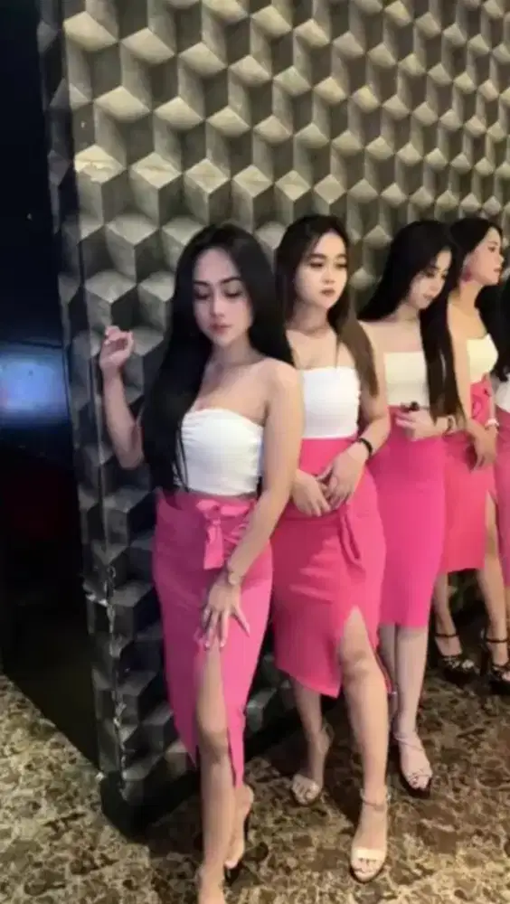 LOKER LC KARAOKE,THERAPIST Dan SPA