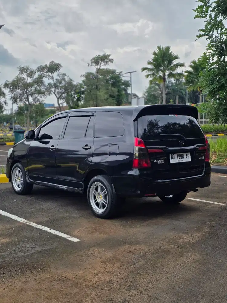 Toyota Kijang Innova 2010 Diesel