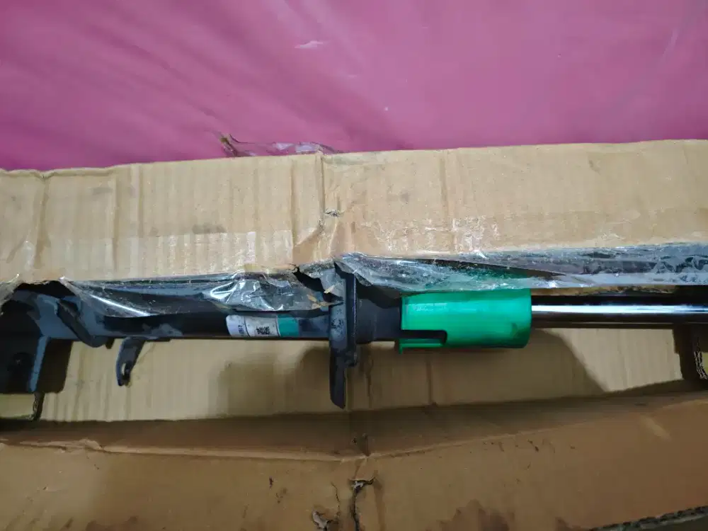 Shockbreaker depan Ertiga 0ld (2014)