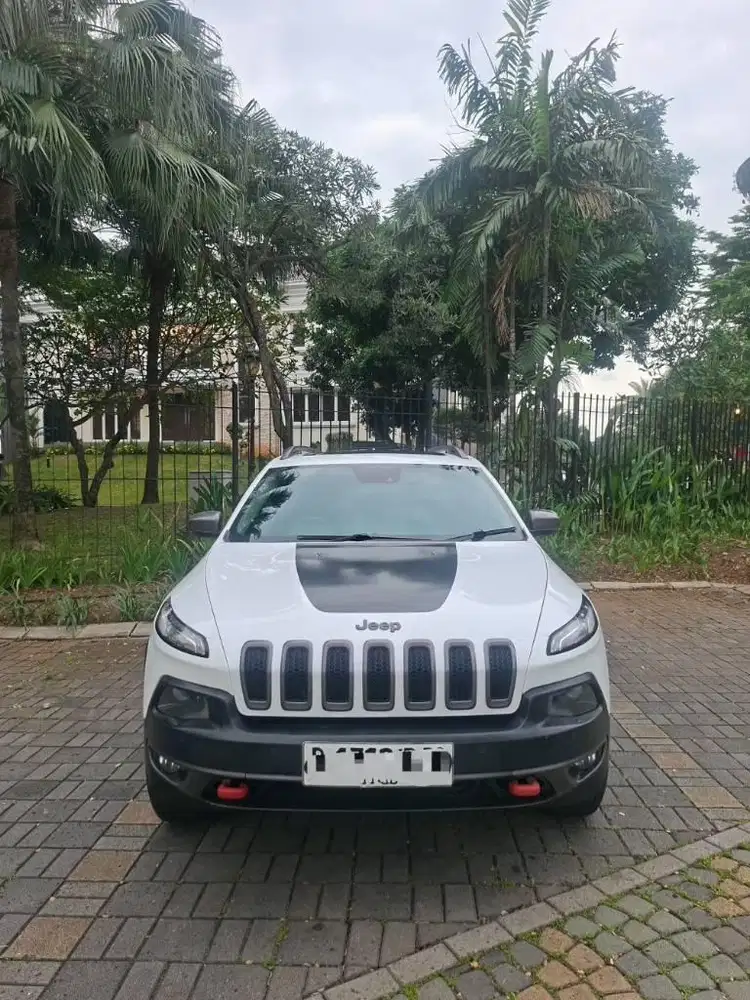 [ Km28rb ] Jeep Cherokee 2.4L Trailhawk 2015 Putih