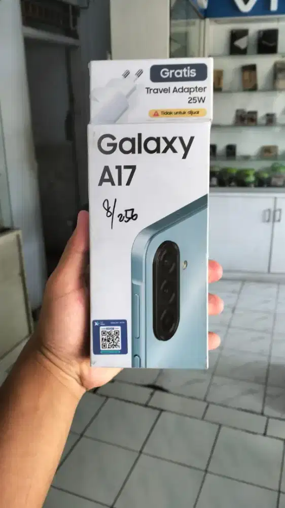 Samsung a17 (8/256) new