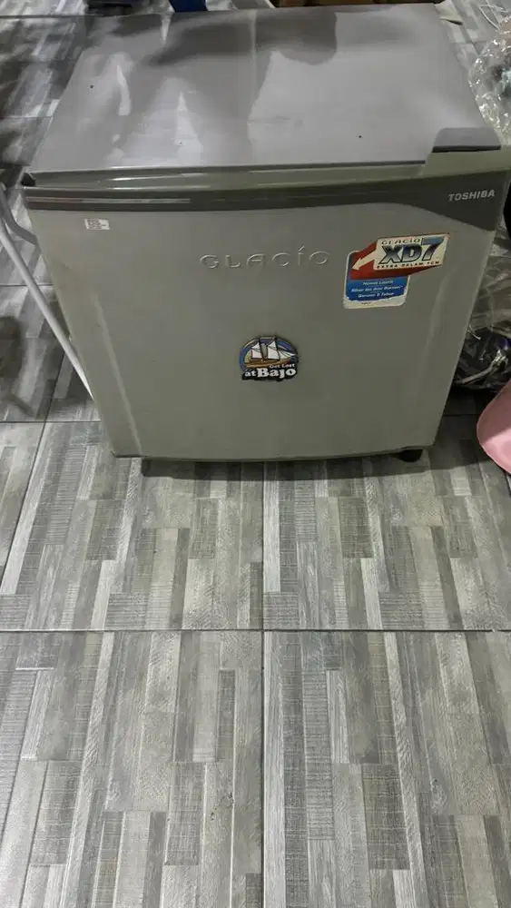 Kulkas toshiba 65000mini glacio mini xd7