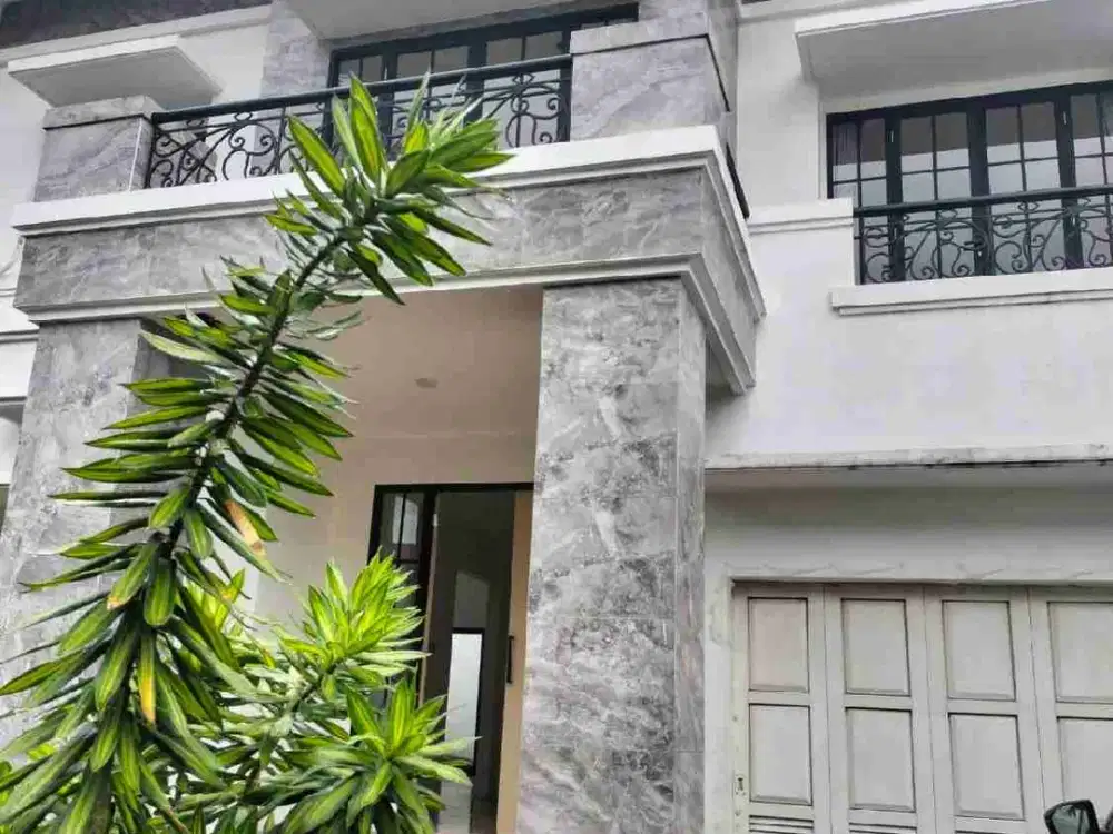 rumah citraland dekat graha famili pakuwon indah wiyung