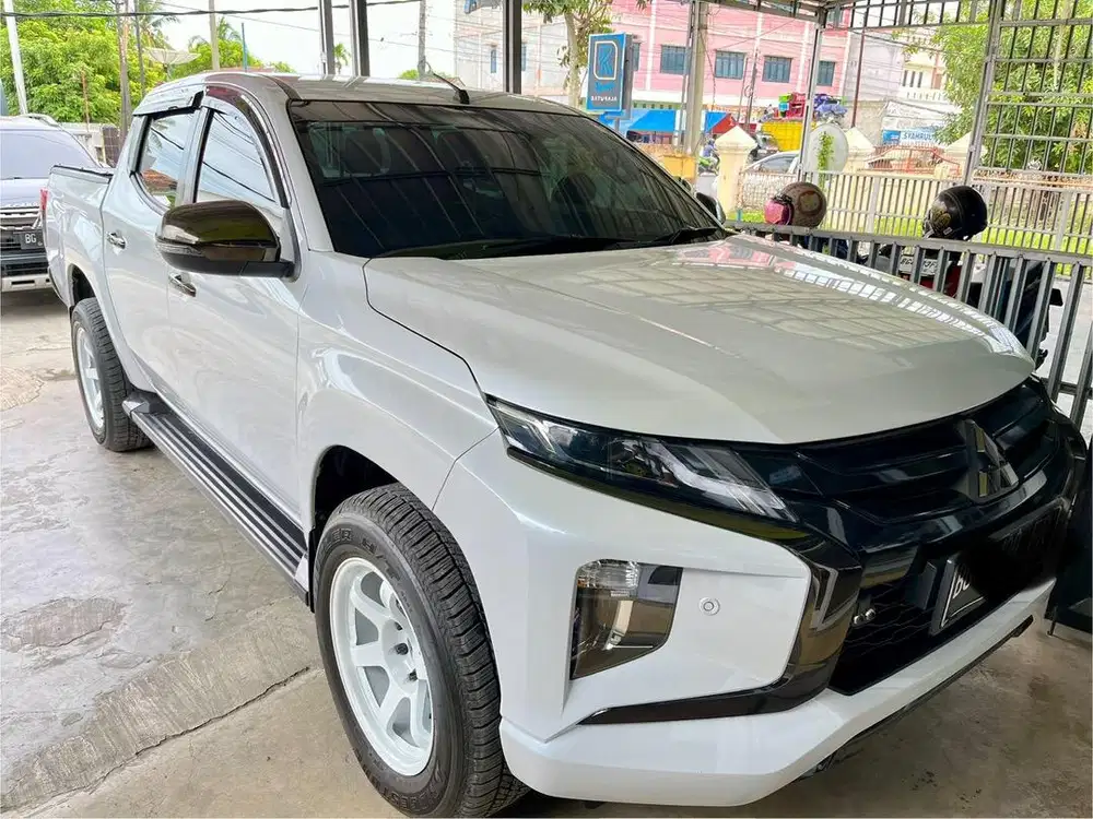Mitsubishi triton ultimate double cabin 4x4 matic tahun 2021