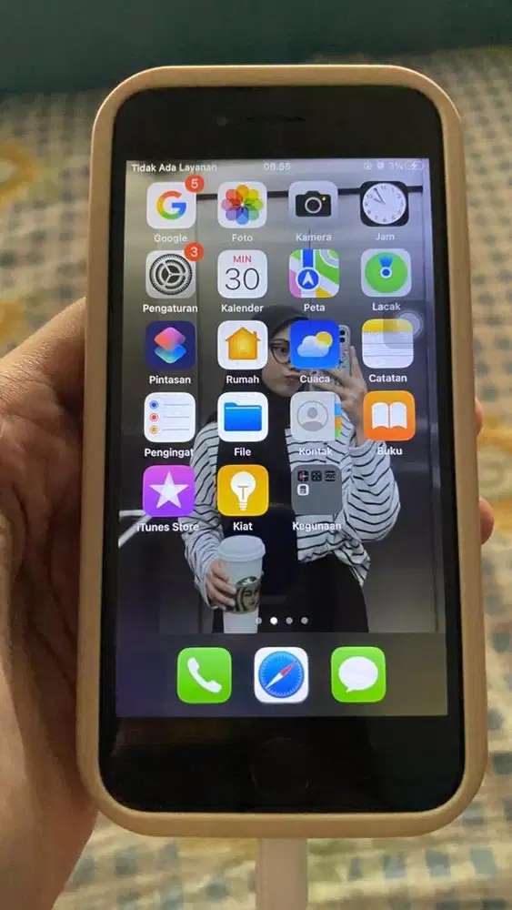 jual iPhone 7 32gb full set, face id on, icloud aman, yang lain aman.