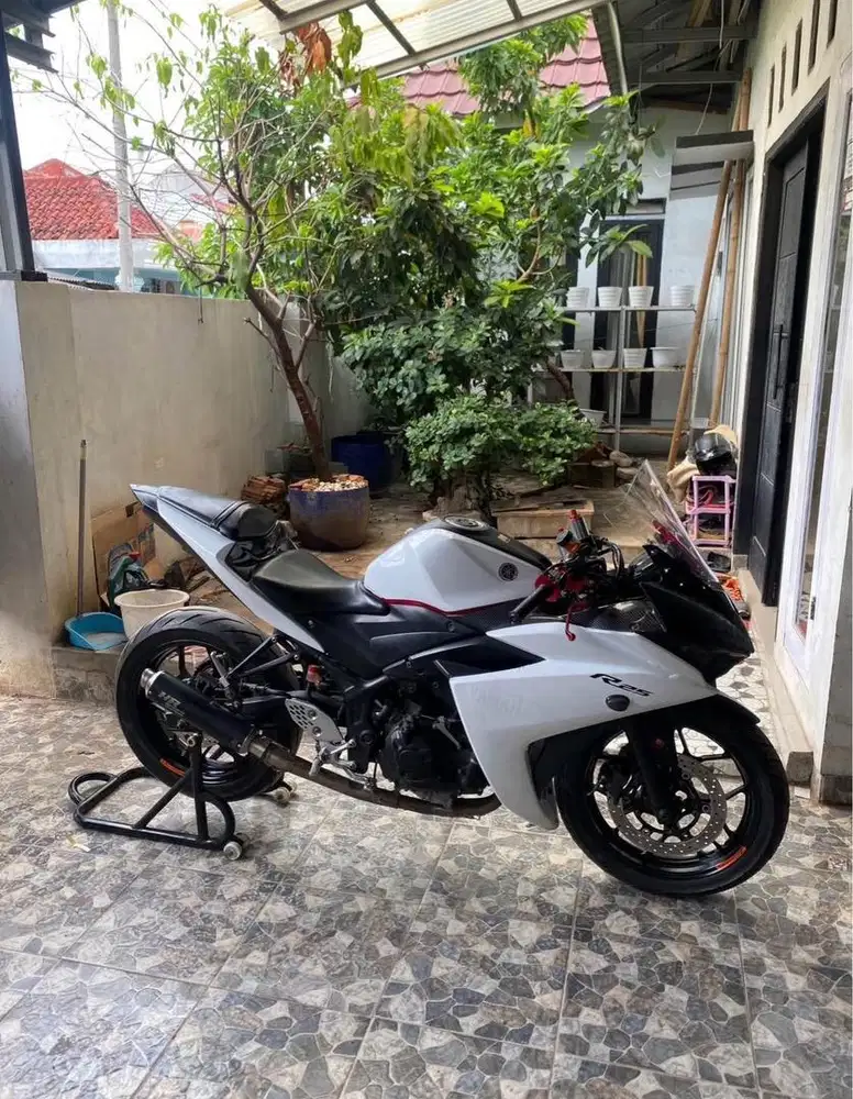 Yamaha R25 2014