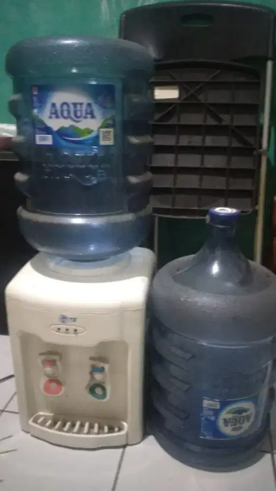 dispenser+galon aqua