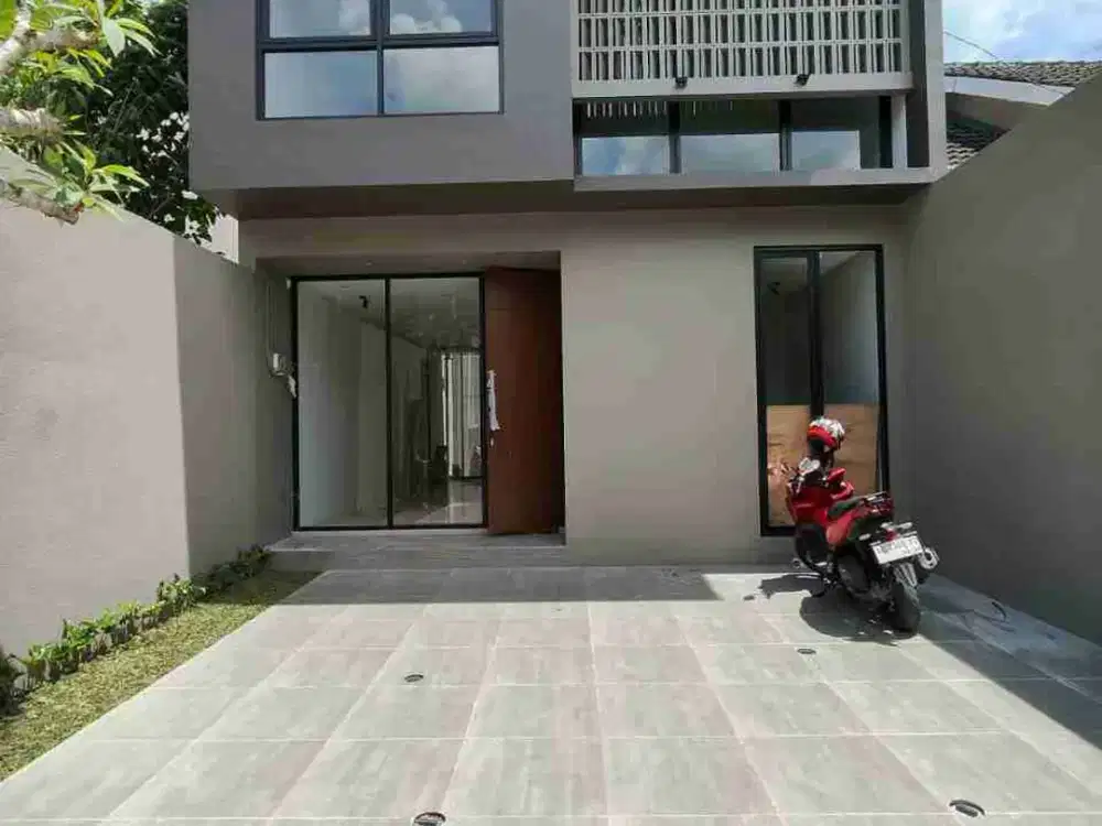 RUMAH DUA LANTAI
AREA KADIROJO PURWOMARTANI KALASAN SLEMAN