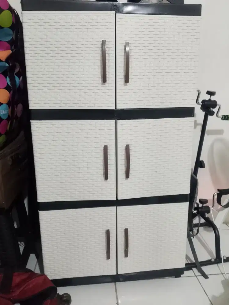 Lemari plastik besar 3 susun