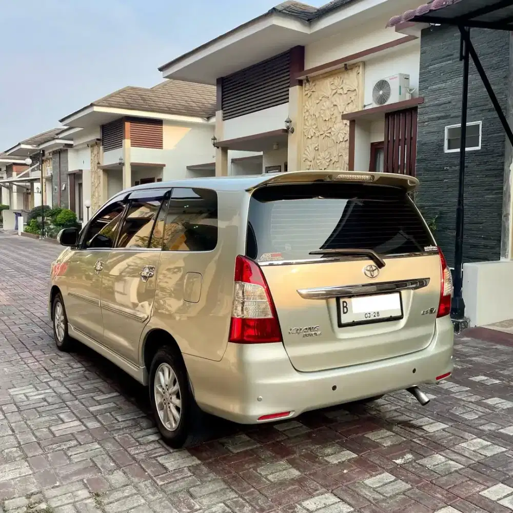 Toyota Kijang Innova V 2.5 Diesel A/T 2013