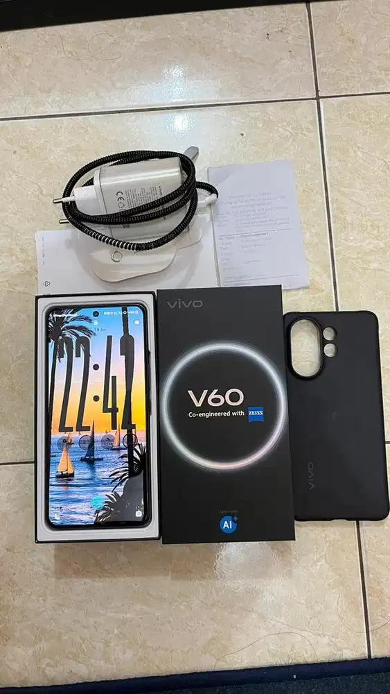 Vivo V60 Zeiss 8/256 like new