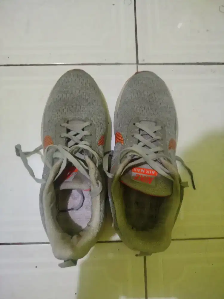 Sepatu Jogging Nyaman Size 39 – Ringan & Anti Slip