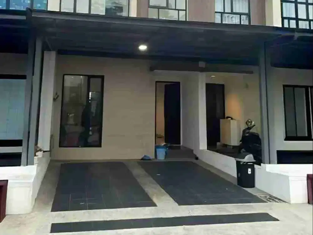 Rumah siap huni 2 lantai di JGC Cakung Jakarta Timur